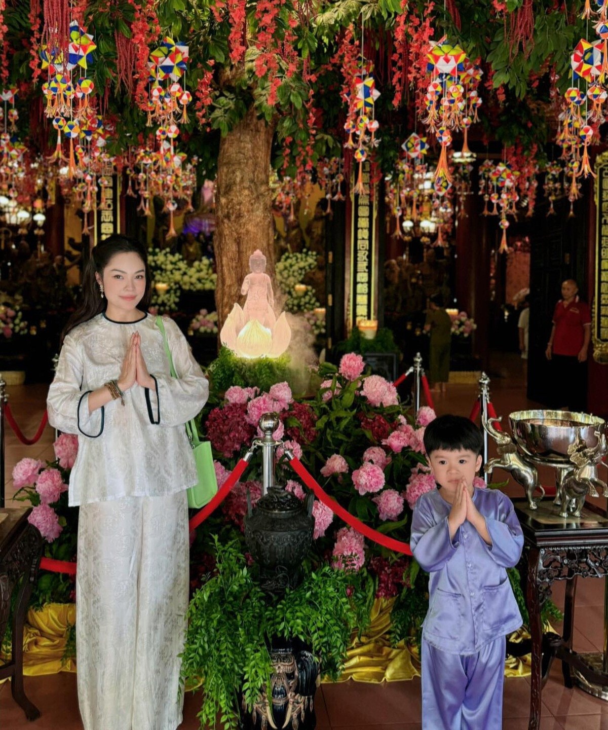 Sao Việt 15/5: Ngọc Hân ôm bụng bầu đi du lịch, Việt Trinh khoe ảnh hiếm lúc trẻ - 11