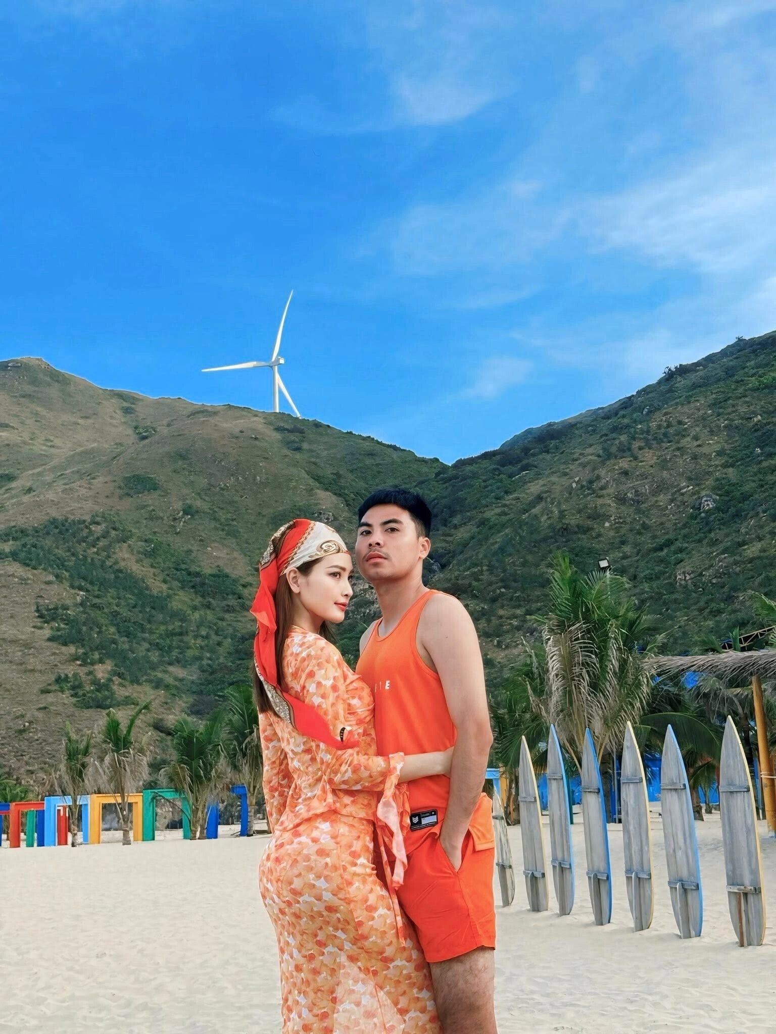 Sao Việt 15/5: Ngọc Hân ôm bụng bầu đi du lịch, Việt Trinh khoe ảnh hiếm lúc trẻ - 7