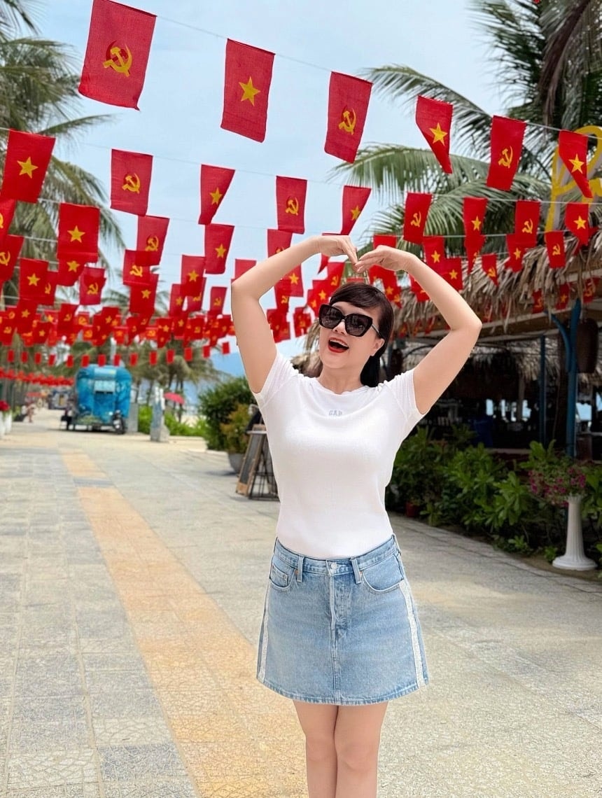 Sao Việt 15/5: Ngọc Hân ôm bụng bầu đi du lịch, Việt Trinh khoe ảnh hiếm lúc trẻ - 9