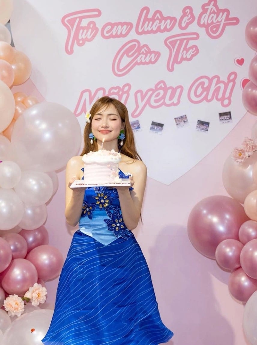 Sao Việt 15/5: Ngọc Hân ôm bụng bầu đi du lịch, Việt Trinh khoe ảnh hiếm lúc trẻ - 10