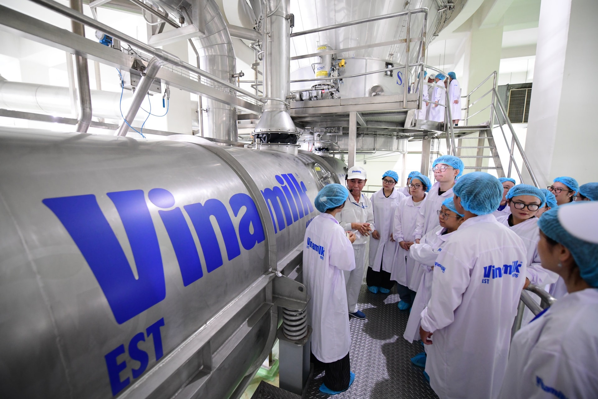 Công suất tháp sấy trong nhà máy của Vinamik có thể cung ứng khẩu phần sữa cho hàng triệu trẻ em mỗi ngày.
