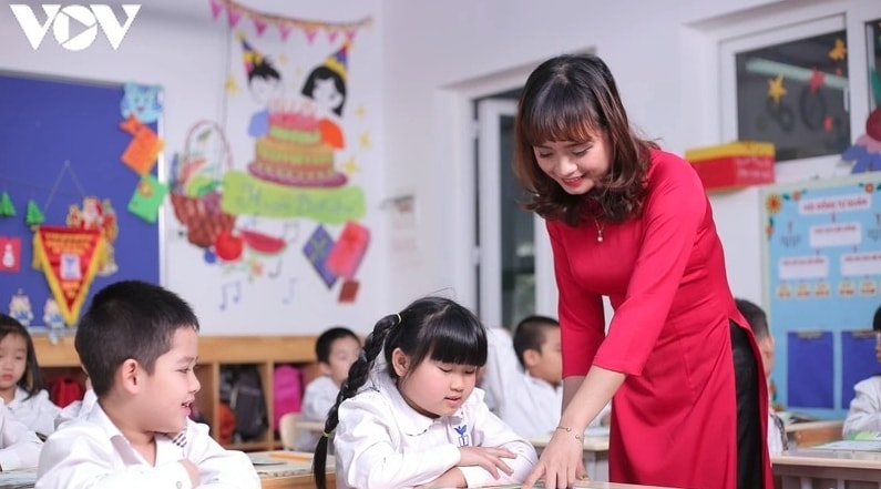 nhiều điểm mới về quy định trả lương dạy thêm giờ của giáo viên trường công lập hình ảnh 1 nhieu diem moi ve quy dinh tra luong day them gio cua giao vien truong cong lap hinh anh 1