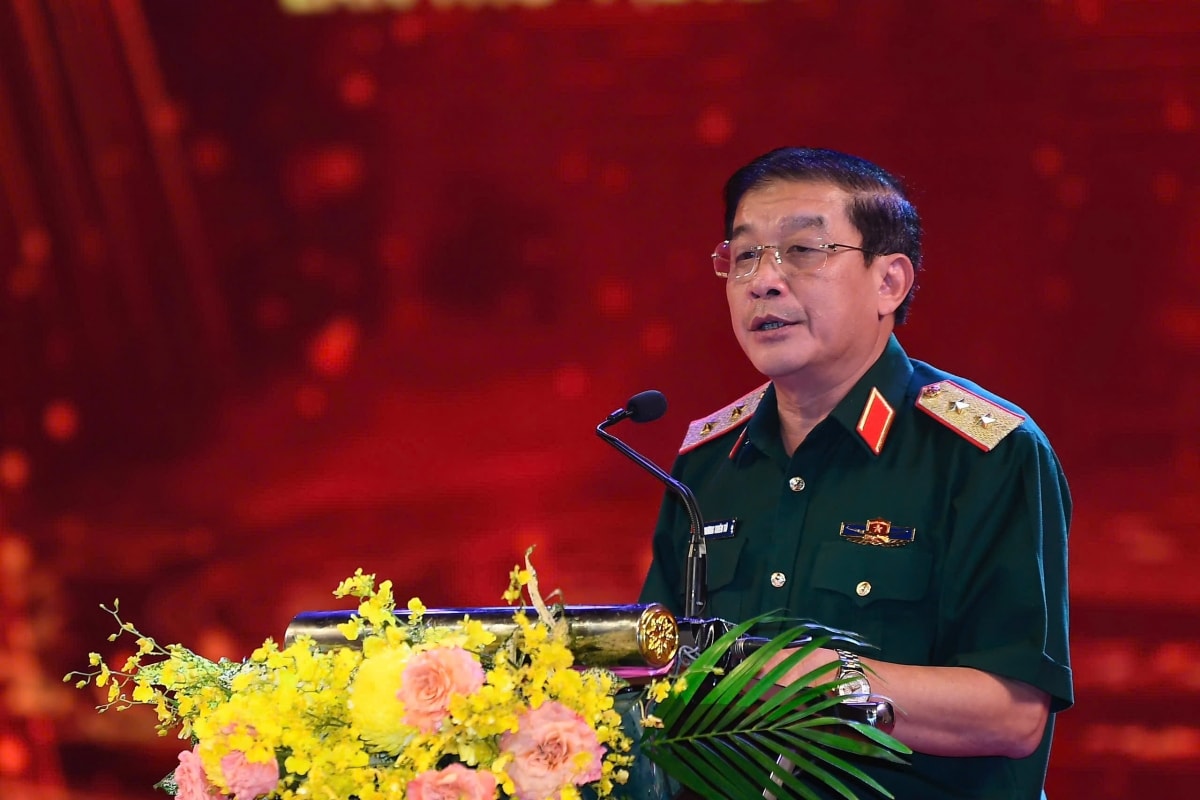 lễ trao giải cuộc thi viết bảo vệ nền tảng tư tưởng của Đảng trong tình hình mới hình ảnh 2 le trao giai cuoc thi viet bao ve nen tang tu tuong cua Dang trong tinh hinh moi hinh anh 2