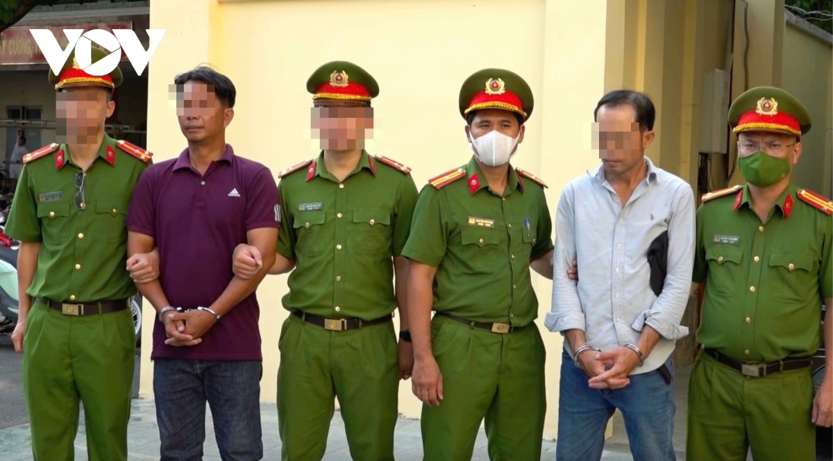 khởi tố 53 đối tượng trong đường dây buôn lậu xăng dầu hình ảnh 2 khoi to 53 doi tuong trong duong day buon lau xang dau hinh anh 2