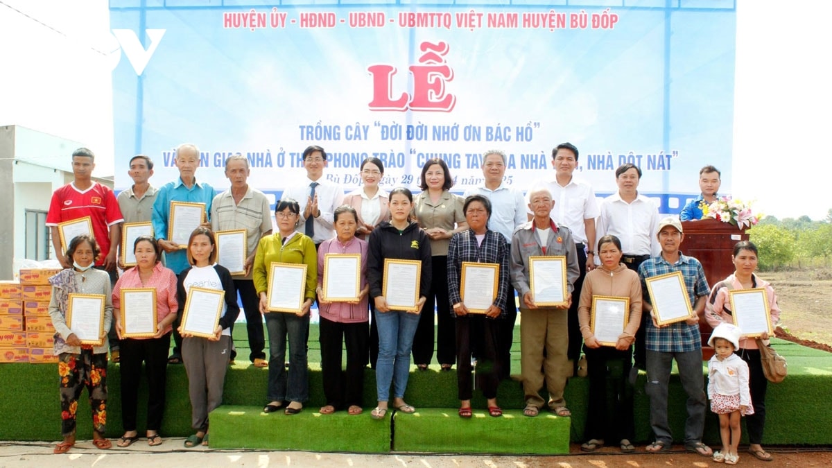 bình phước về đích sớm trong hành trình xóa nhà tạm, nhà dột nát hình ảnh 4 binh phuoc ve dich som trong hanh trinh xoa nha tam, nha dot nat hinh anh 4