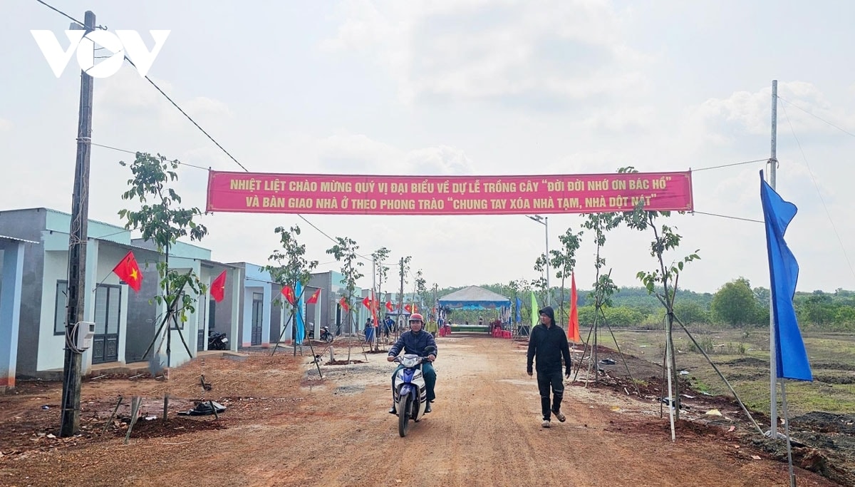 bình phước về đích sớm trong hành trình xóa nhà tạm, nhà dột nát hình ảnh 3 binh phuoc ve dich som trong hanh trinh xoa nha tam, nha dot nat hinh anh 3