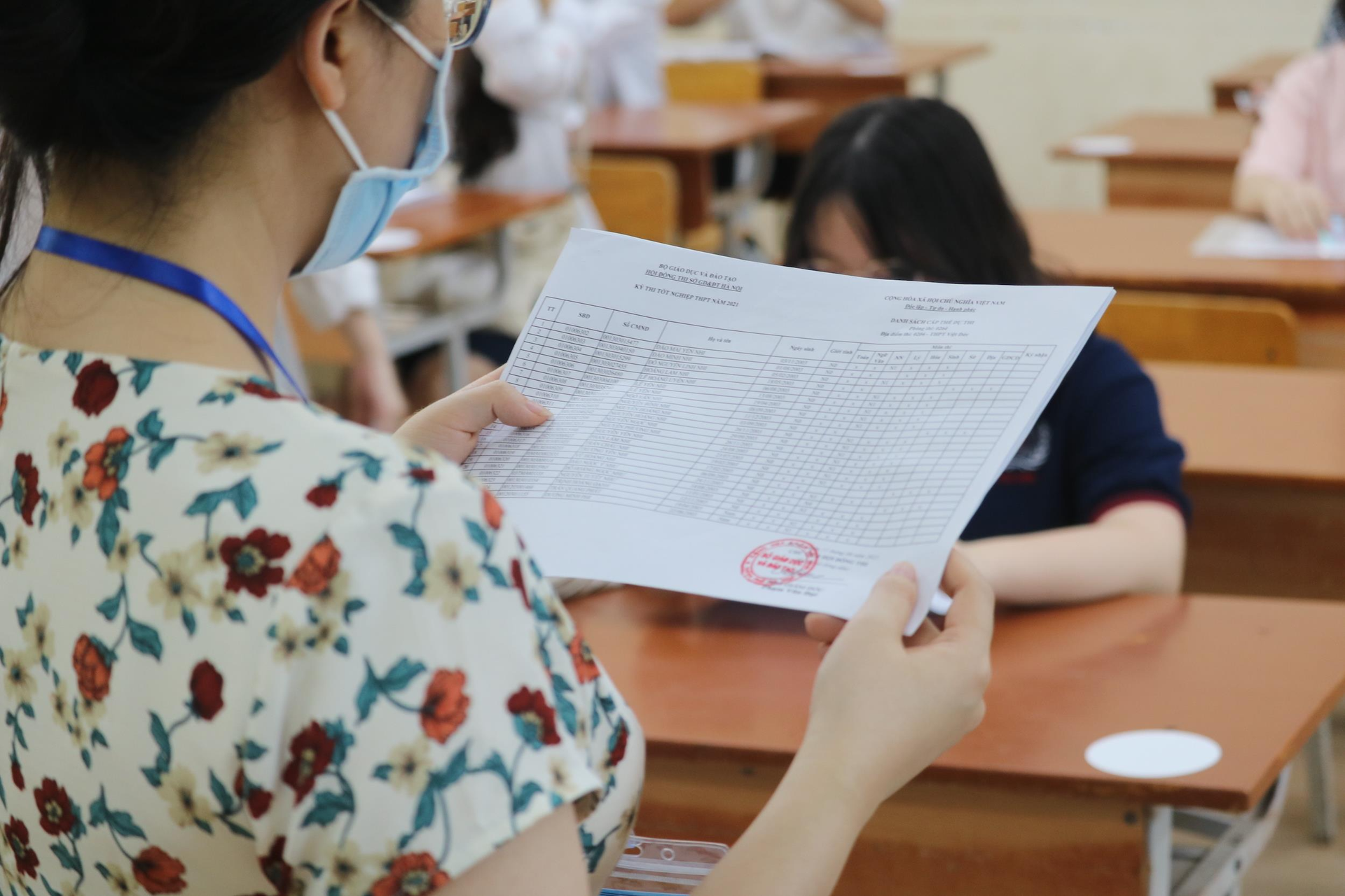 Cuộc đua vào lớp 10 công lập tại Hà Nội được đánh giá vô cùng khốc liệt. (Ảnh minh hoạ)