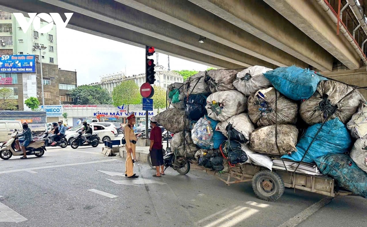 hà nội tạm giữ gần 200 phương tiện tự chế gây mất an toàn giao thông hình ảnh 3 ha noi tam giu gan 200 phuong tien tu che gay mat an toan giao thong hinh anh 3