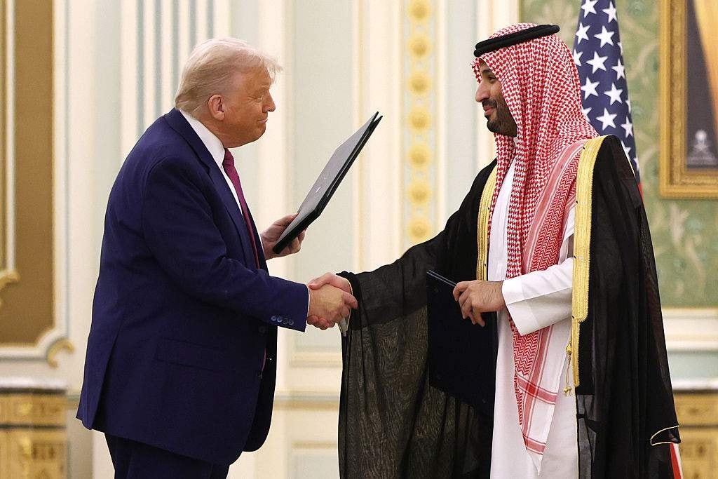 Ông trump thu về 2000 tỷ usd cho mỹ sau chuyến công du vùng vịnh hình ảnh 1 Ong trump thu ve 2000 ty usd cho my sau chuyen cong du vung vinh hinh anh 1