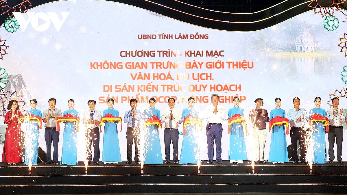 rộn ràng khai mạc chương trình ngày văn hóa lâm Đồng tại hà nội năm 2025 hình ảnh 1 ron rang khai mac chuong trinh ngay van hoa lam Dong tai ha noi nam 2025 hinh anh 1