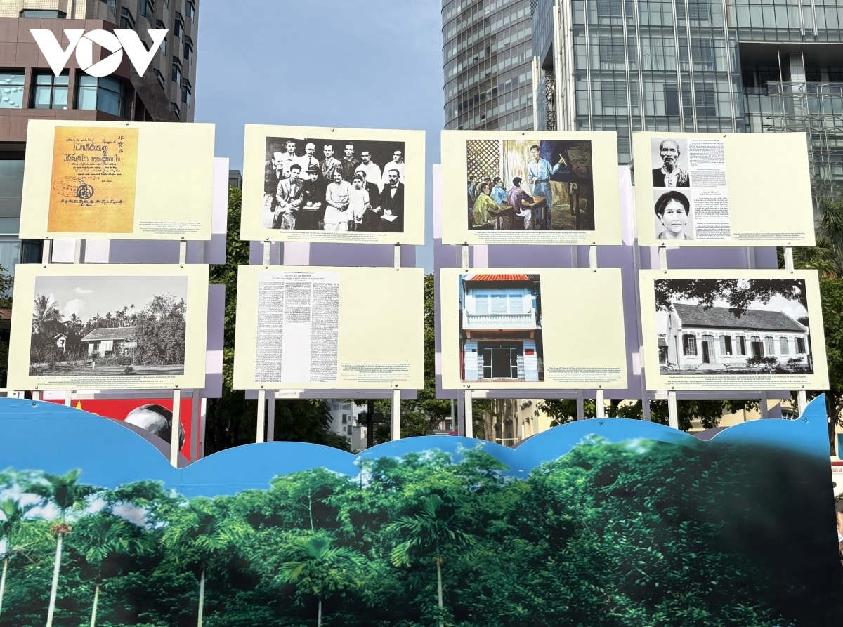 trưng bày 100 hình ảnh về cuộc đời và sự nghiệp của chủ tịch hồ chí minh hình ảnh 2 trung bay 100 hinh anh ve cuoc doi va su nghiep cua chu tich ho chi minh hinh anh 2