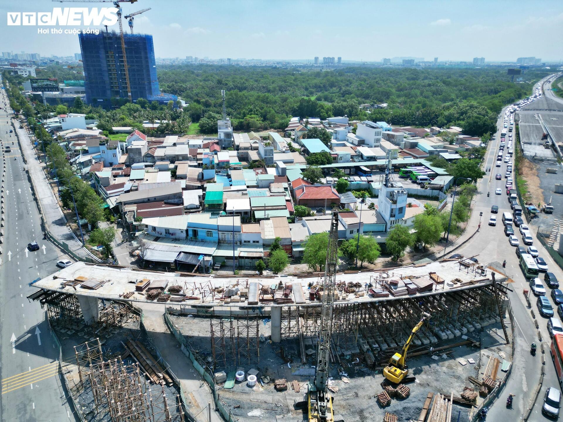 Cận cảnh hầm chui nút giao hiện đại nhất TP.HCM dự kiến thông xe vào tháng 6 - 7