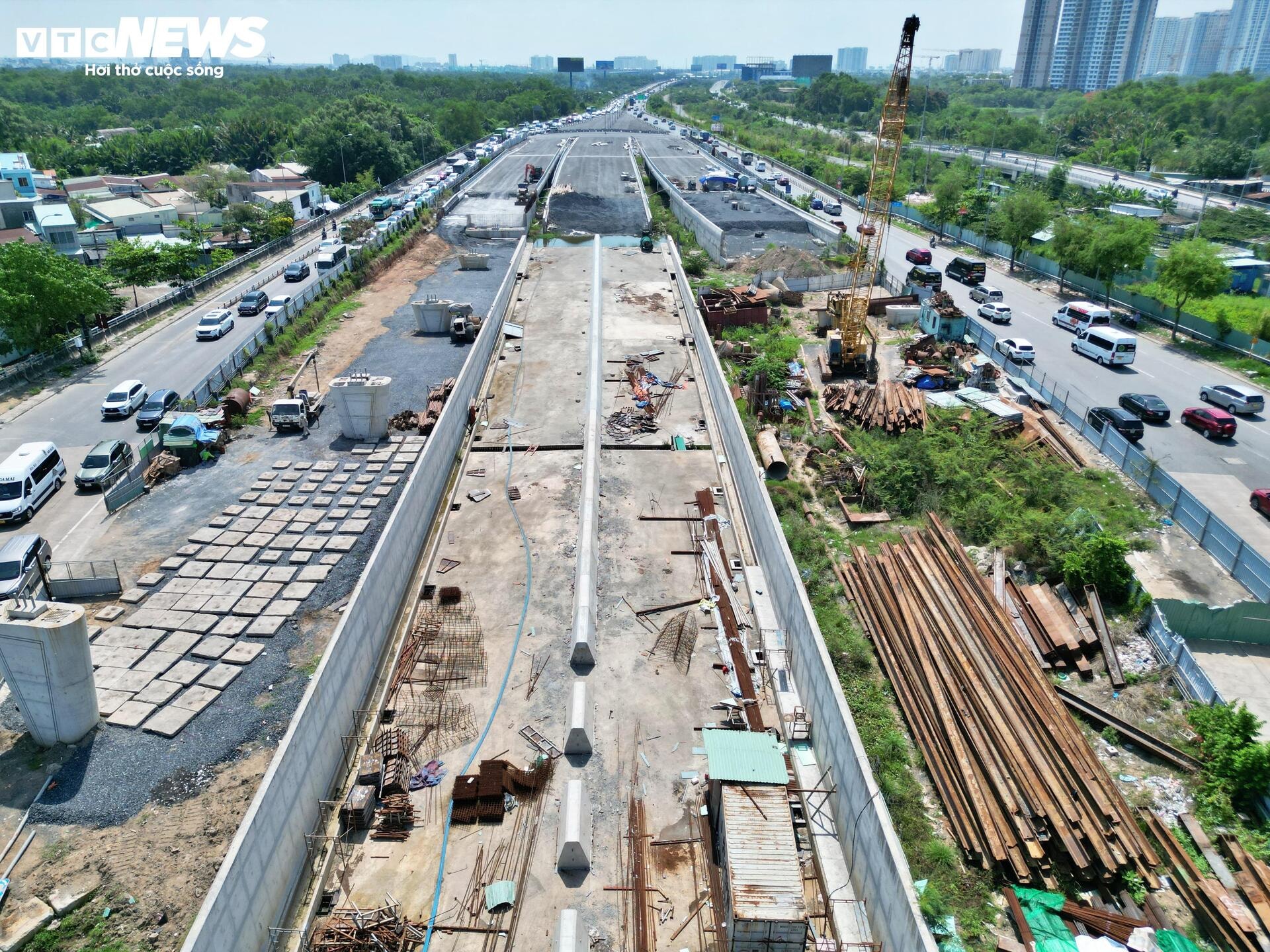 Cận cảnh hầm chui nút giao hiện đại nhất TP.HCM dự kiến thông xe vào tháng 6 - 8