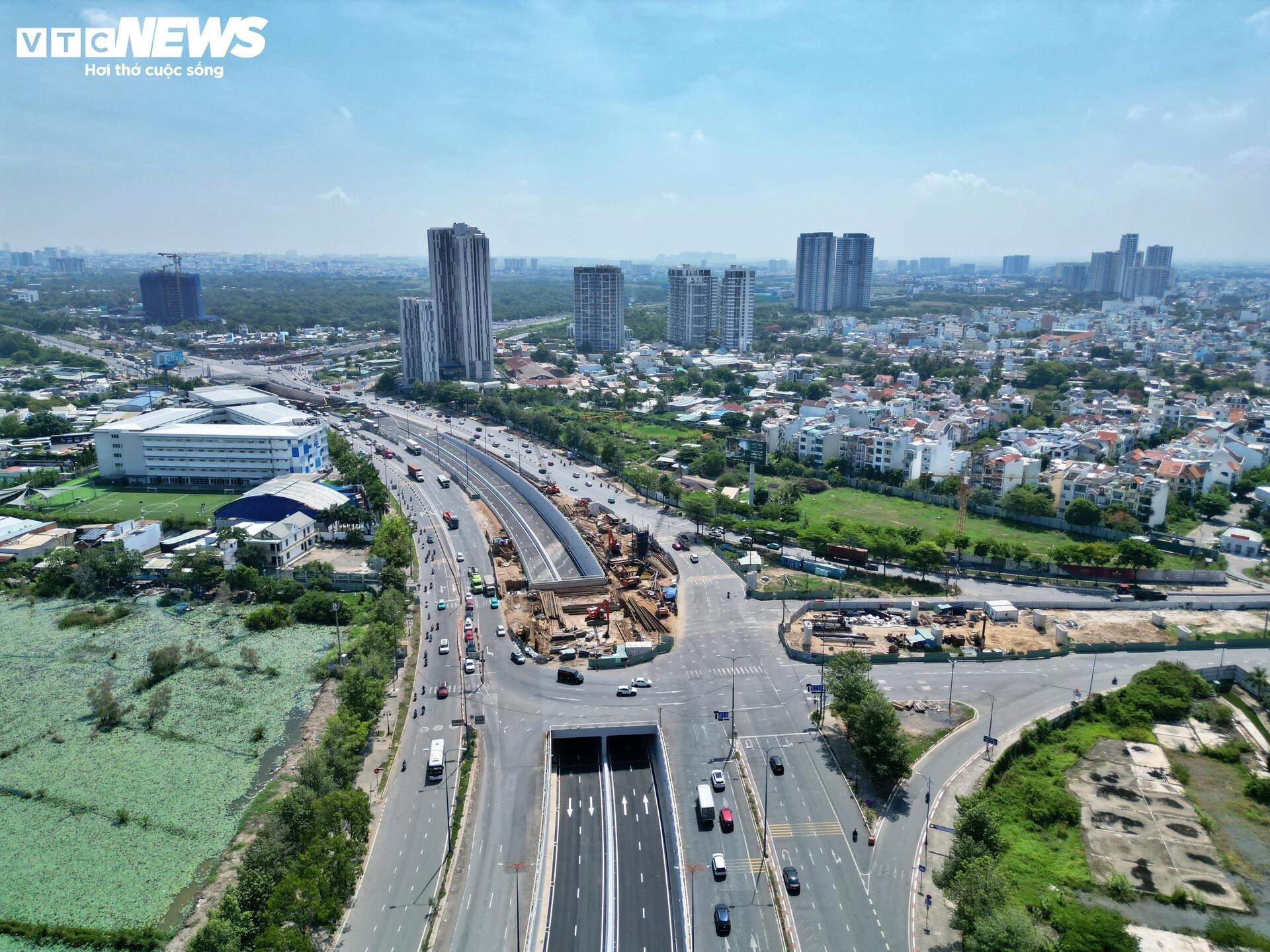 Cận cảnh hầm chui nút giao hiện đại nhất TP.HCM dự kiến thông xe vào tháng 6 - 1