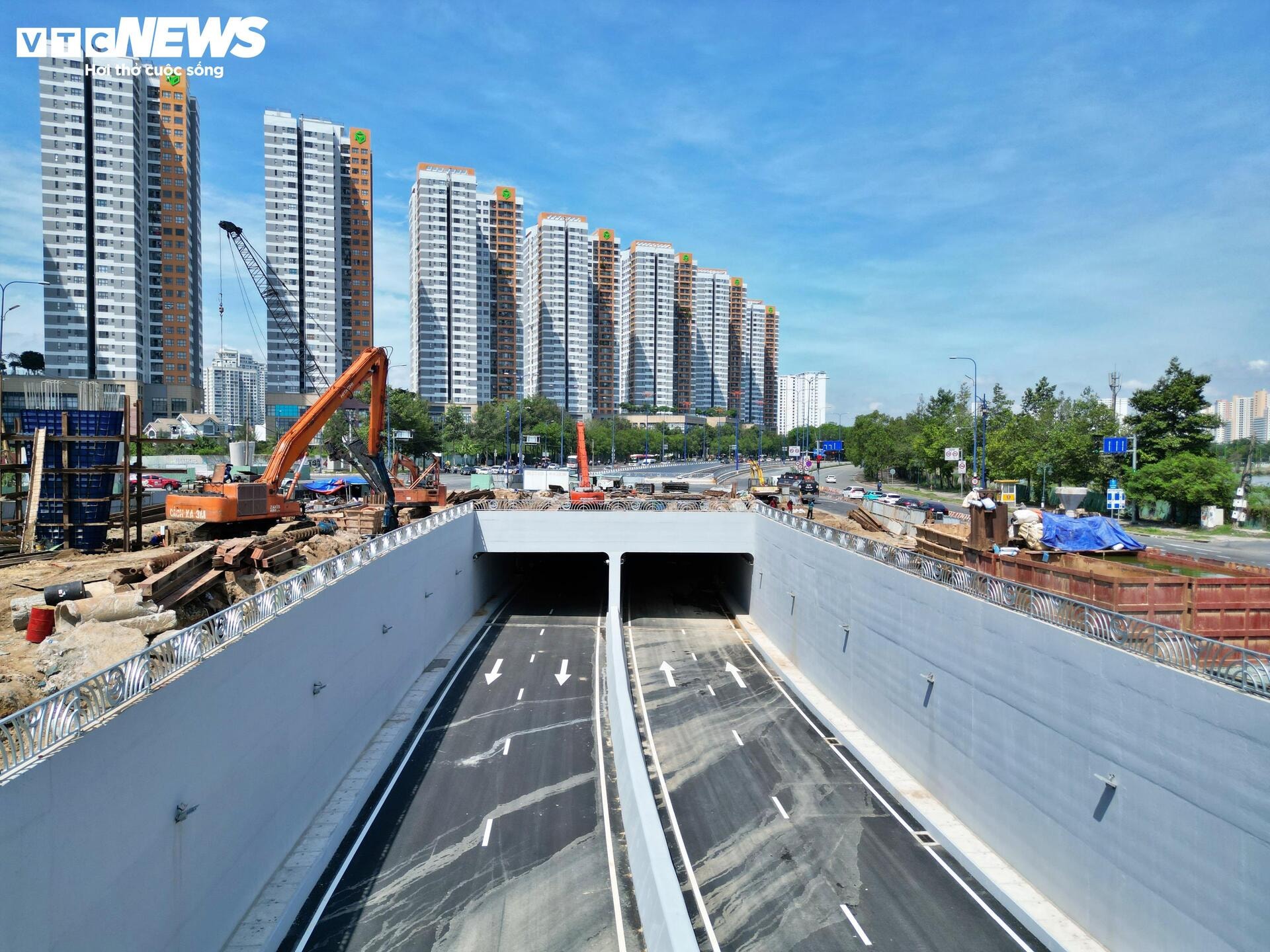 Cận cảnh hầm chui nút giao hiện đại nhất TP.HCM dự kiến thông xe vào tháng 6 - 2