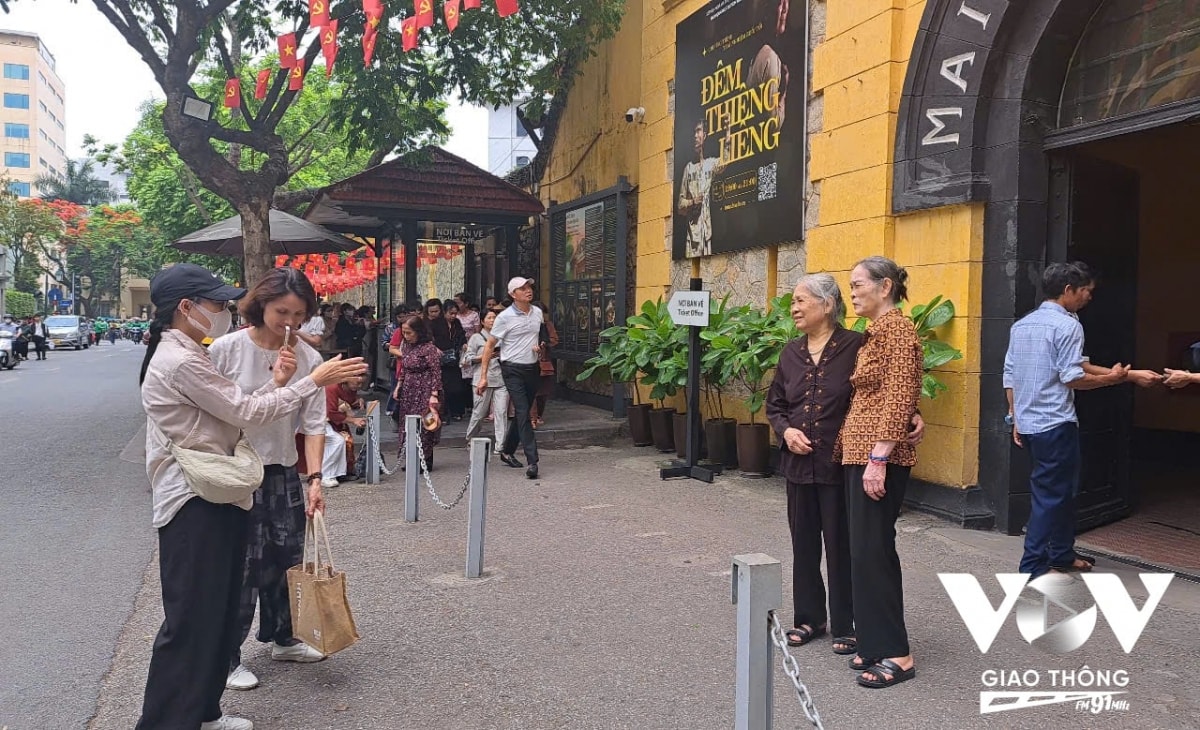 du lich ha noi co lo nhip trong Dai le phat dan hinh anh 3
