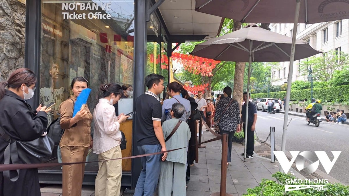 du lich ha noi co lo nhip trong Dai le phat dan hinh anh 4