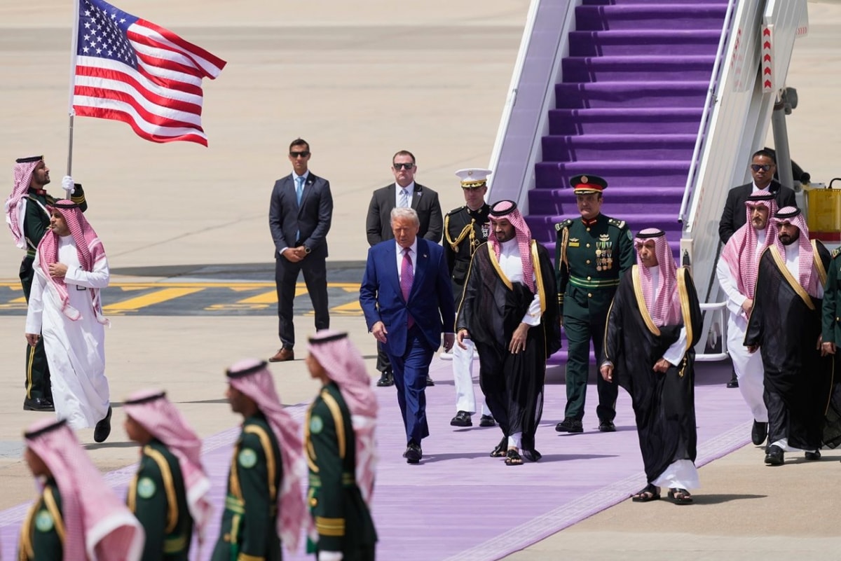 bình mới, rượu cũ từ đối sách của ông trump trong chuyến công du trung Đông hình ảnh 1 binh moi, ruou cu tu doi sach cua ong trump trong chuyen cong du trung Dong hinh anh 1