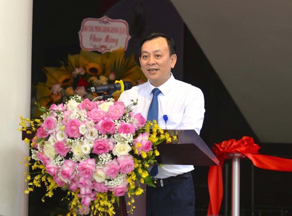 khai mạc triển lãm những tấm gương bình dị mà cao quý năm 2025 hình ảnh 1 khai mac trien lam nhung tam guong binh di ma cao quy nam 2025 hinh anh 1