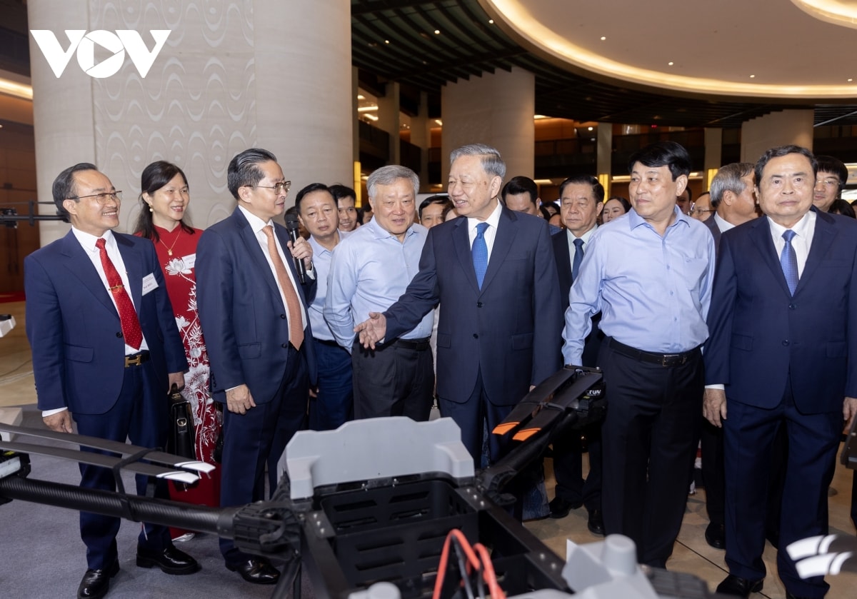 nghị quyết của Đảng đi vào thực tiễn cuộc sống ngay tại nghị trường hình ảnh 2 nghi quyet cua Dang di vao thuc tien cuoc song ngay tai nghi truong hinh anh 2