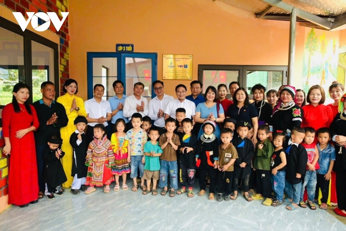 Diem truong ban dang - noi thap sang tuong lai cho tre em vung cao hinh anh 8