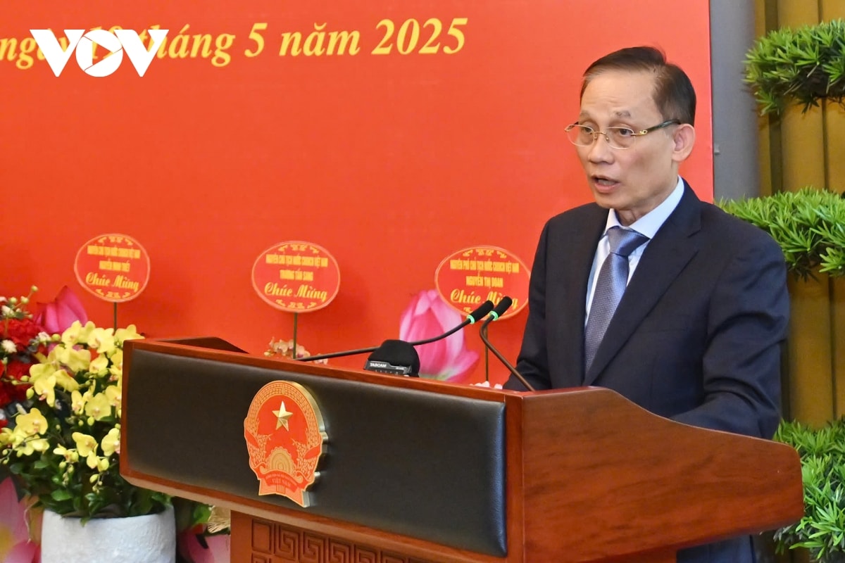 chủ tịch nước trao huy hiệu 40 năm tuổi Đảng cho chủ nhiệm văn phòng chủ tịch nước hình ảnh 2 chu tich nuoc trao huy hieu 40 nam tuoi Dang cho chu nhiem van phong chu tich nuoc hinh anh 2