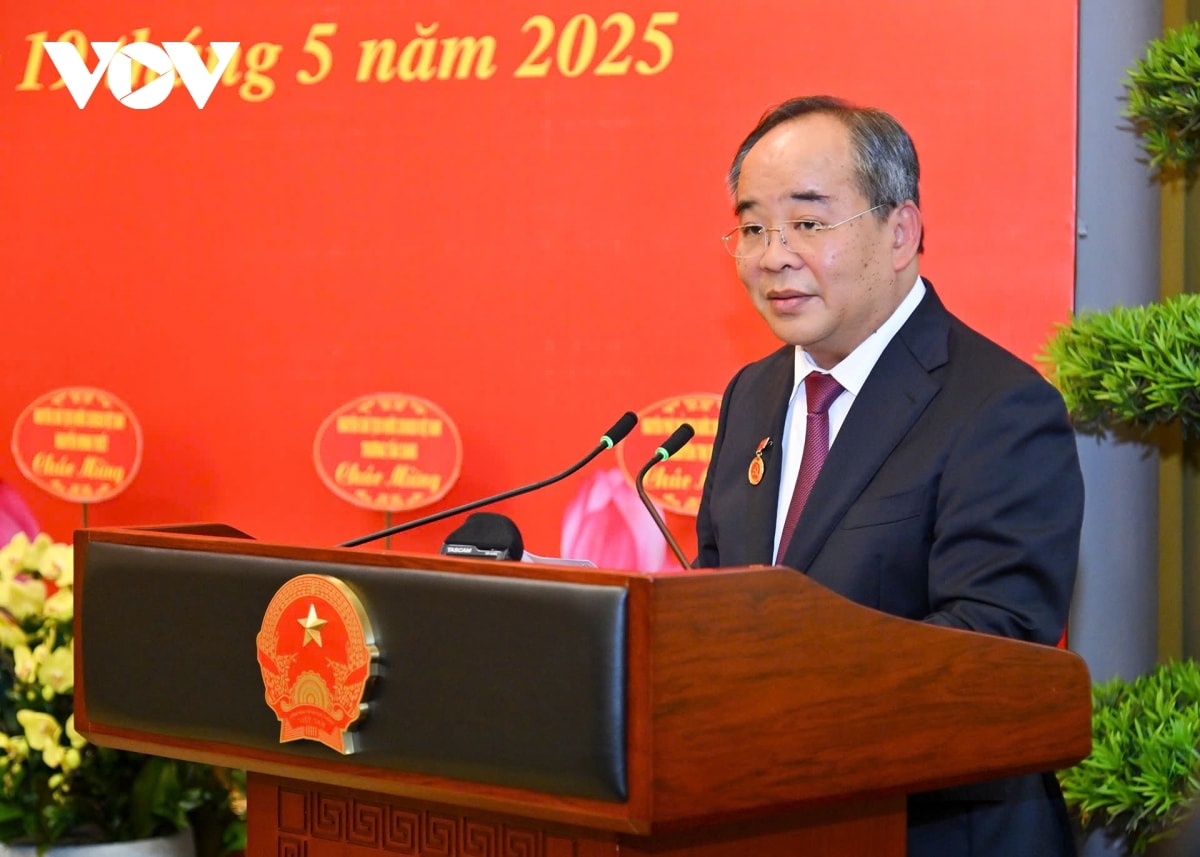 chủ tịch nước trao huy hiệu 40 năm tuổi Đảng cho chủ nhiệm văn phòng chủ tịch nước hình ảnh 4 chu tich nuoc trao huy hieu 40 nam tuoi Dang cho chu nhiem van phong chu tich nuoc hinh anh 4