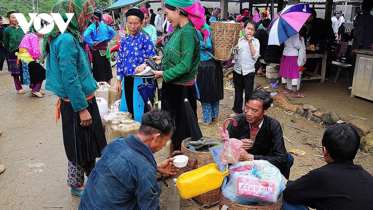 Dac sac phien cho lui pho cao tren cong vien dia chat toan cau cao nguyen da Dong van hinh anh 18