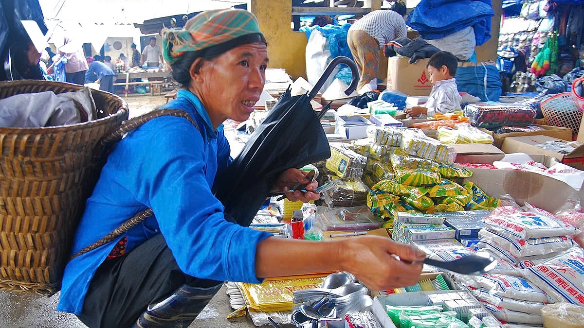 Dac sac phien cho lui pho cao tren cong vien dia chat toan cau cao nguyen da Dong van hinh anh 10