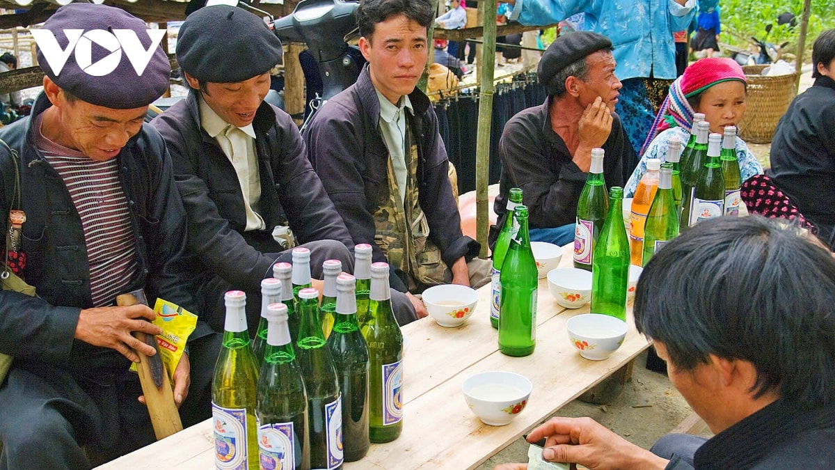 Dac sac phien cho lui pho cao tren cong vien dia chat toan cau cao nguyen da Dong van hinh anh 7