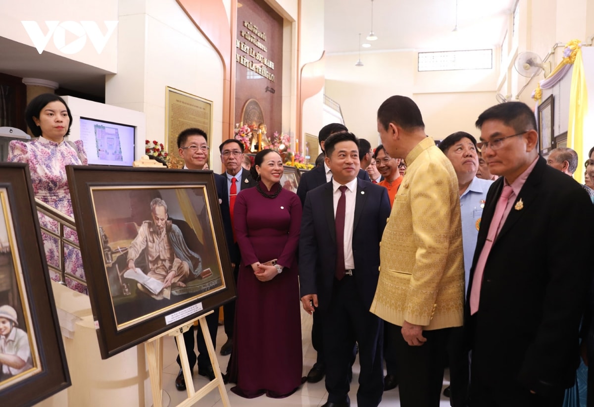 ra mắt cuốn sách song ngữ bác hồ ở thái lan tại udon thani hình ảnh 5 ra mat cuon sach song ngu bac ho o thai lan tai udon thani hinh anh 5