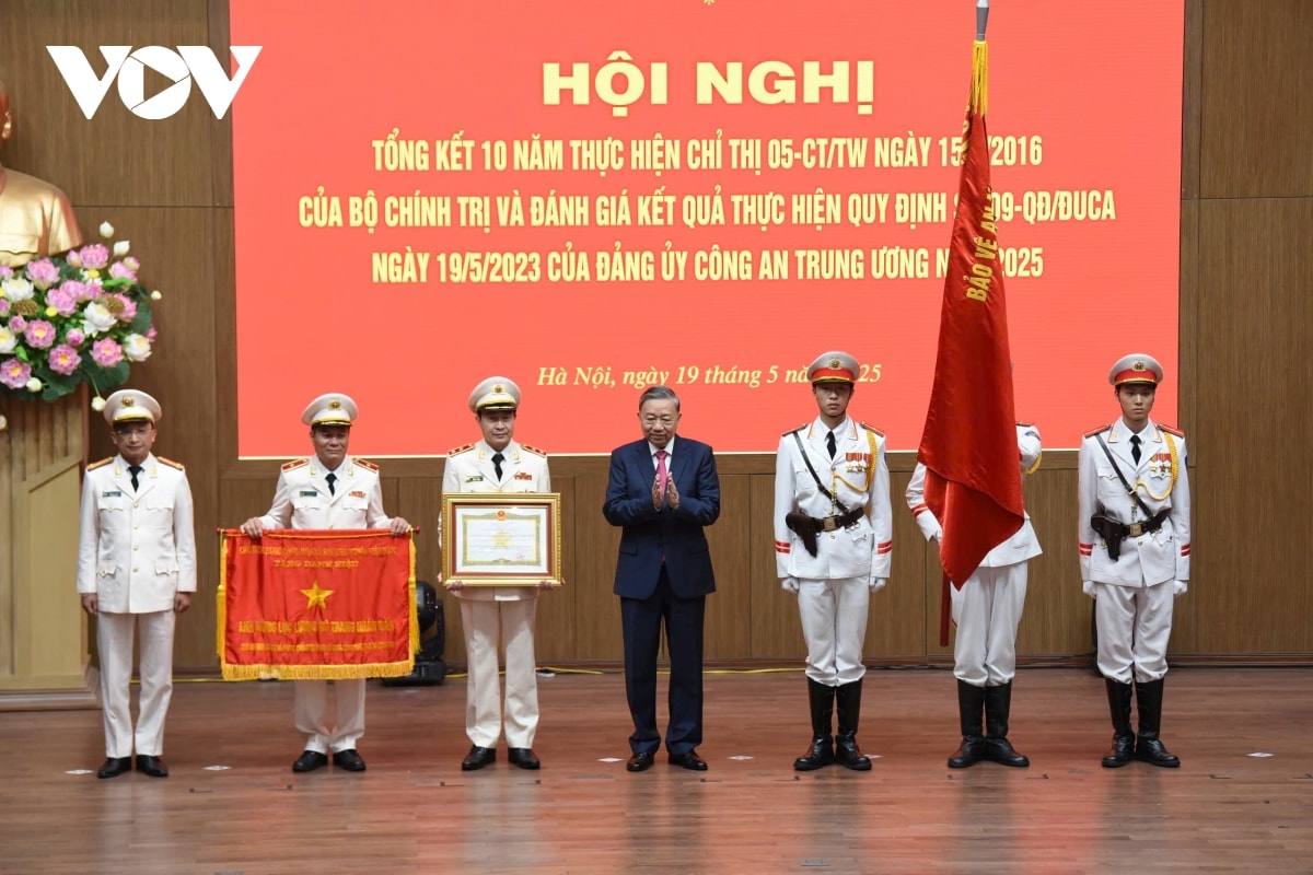 tổng bí thư tô lâm yêu cầu lực lượng công an đi đầu trong học tập và làm theo bác hình ảnh 2 tong bi thu to lam yeu cau luc luong cong an di dau trong hoc tap va lam theo bac hinh anh 2