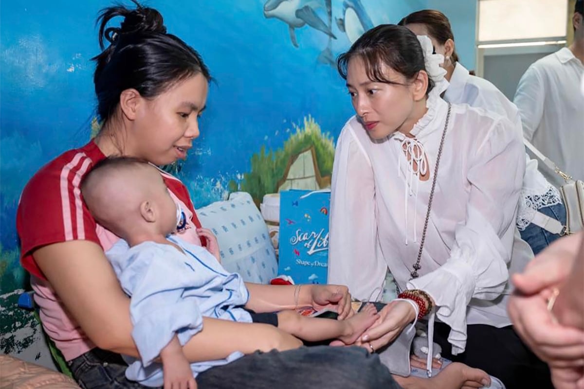 Sao Việt 20/5: Trương Ngọc Ánh khoe con gái, Ngô Thanh Vân bụng bầu đi từ thiện - 2