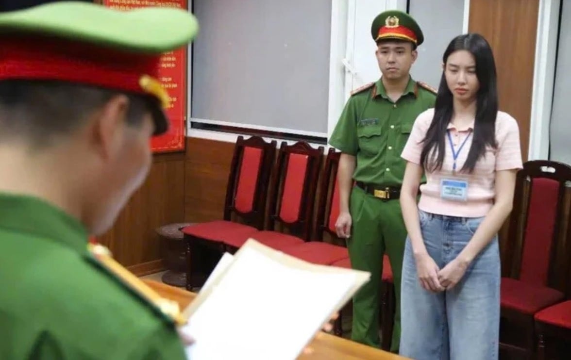 Hoa hậu Thuỳ Tiên bị khởi tố và bắt tạm giam về tội “Lừa dối khách hàng”.