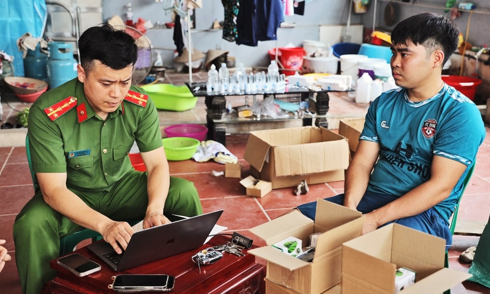 khởi tố chủ cơ sở sản xuất mỹ phẩm giả, thu lời bất chính 6 tỷ đồng hình ảnh 1 khoi to chu co so san xuat my pham gia, thu loi bat chinh 6 ty dong hinh anh 1