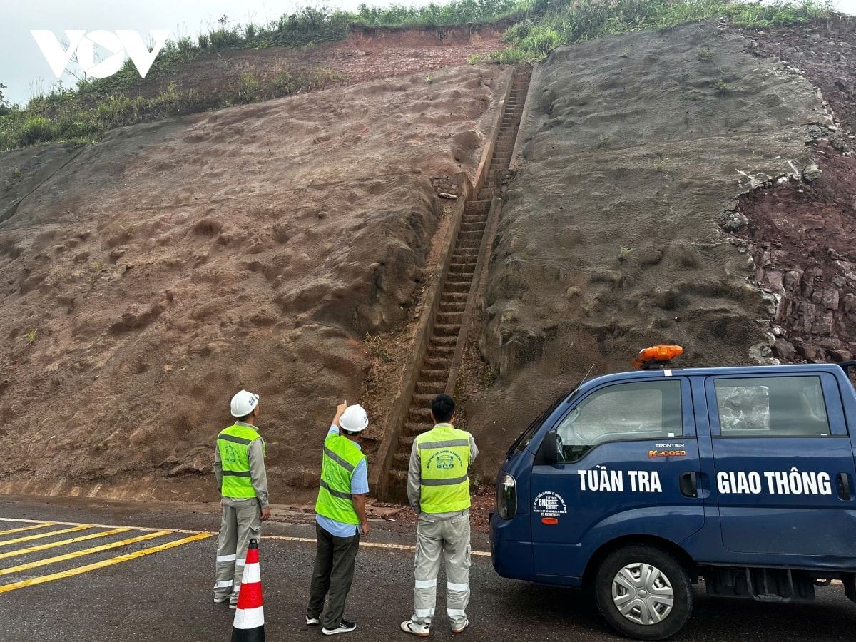 quảng ninh tăng cường đảm bảo an toàn giao thông trên cao tốc mùa mưa bão hình ảnh 1 quang ninh tang cuong dam bao an toan giao thong tren cao toc mua mua bao hinh anh 1