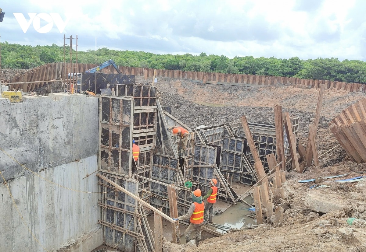 quảng ninh tăng cường tu bổ đê điều trước mùa mưa bão hình ảnh 2 quang ninh tang cuong tu bo de dieu truoc mua mua bao hinh anh 2