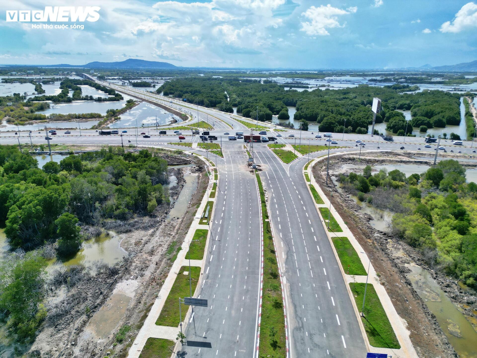 Hiện trạng đường ven biển đẹp nhất phía Nam sau gần 2 năm thi công - 10