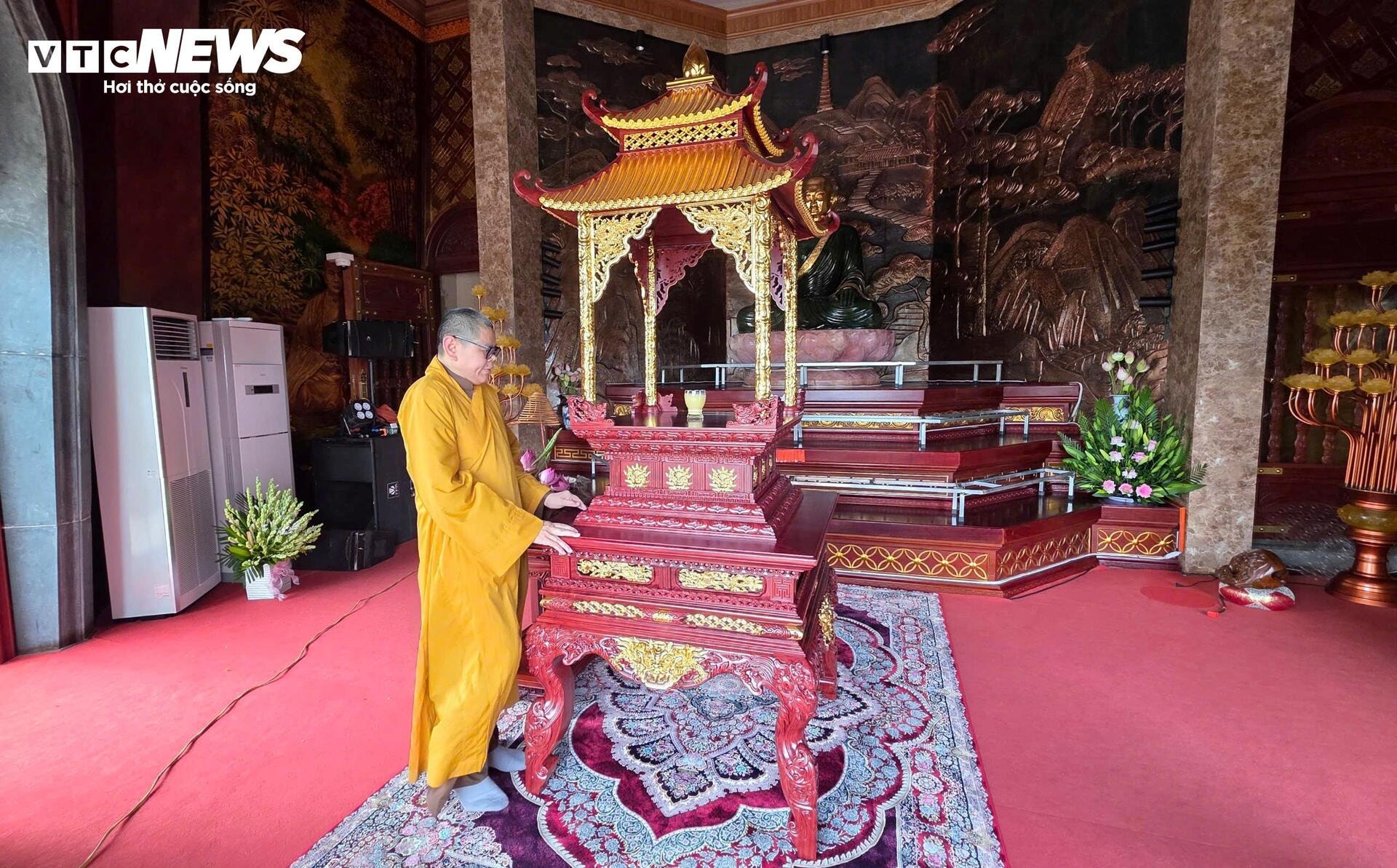 Chùa Phúc Sơn chuẩn bị 300.000 suất ăn mỗi ngày cho khách chiêm bái xá lợi Phật - 6