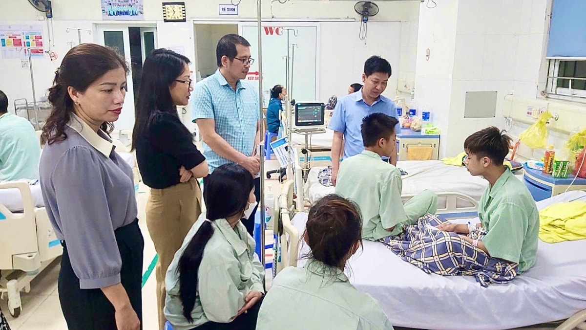 bộ gdĐt thăm hỏi, động viên các gia đình, học sinh đuối nước tại quảng ninh hình ảnh 1 bo gdDt tham hoi, dong vien cac gia dinh, hoc sinh duoi nuoc tai quang ninh hinh anh 1