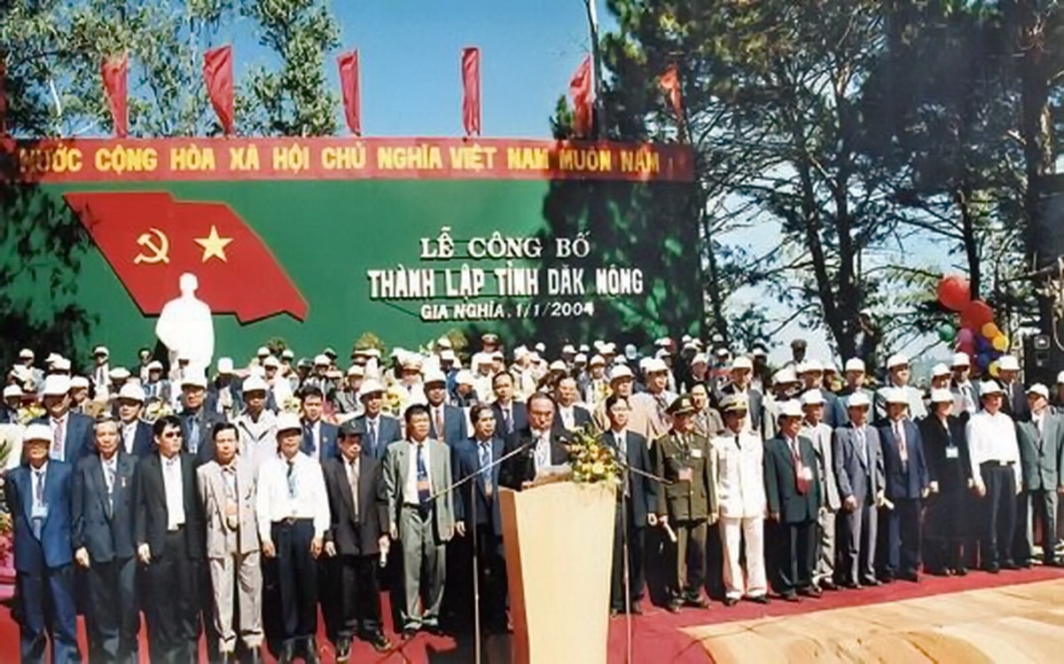 tinh gọn bộ máy ở tây nguyên 20 năm trước, cán bộ ở Đắk lắk từng xa gia đình hình ảnh 1 tinh gon bo may o tay nguyen 20 nam truoc, can bo o Dak lak tung xa gia dinh hinh anh 1