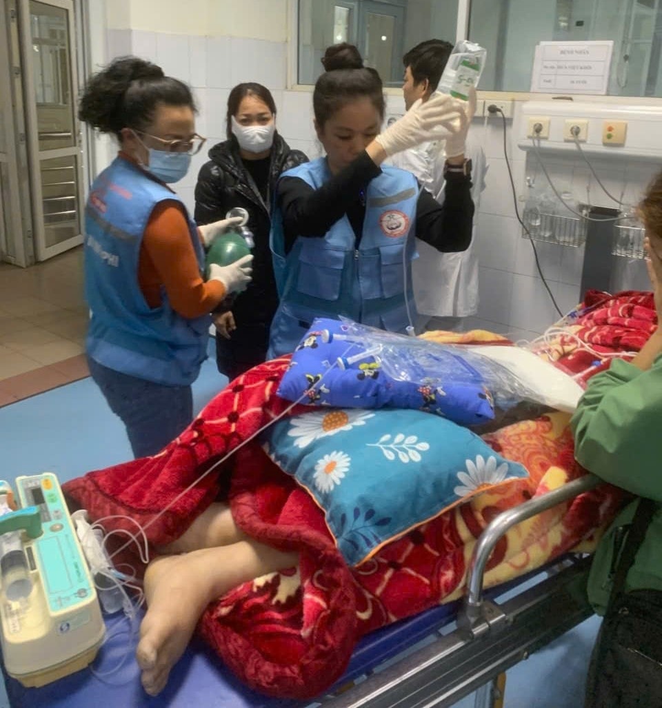 những chuyến xe cứu thương 0 đồng đầy ắp nghĩa tình hình ảnh 2 nhung chuyen xe cuu thuong 0 dong day ap nghia tinh hinh anh 2