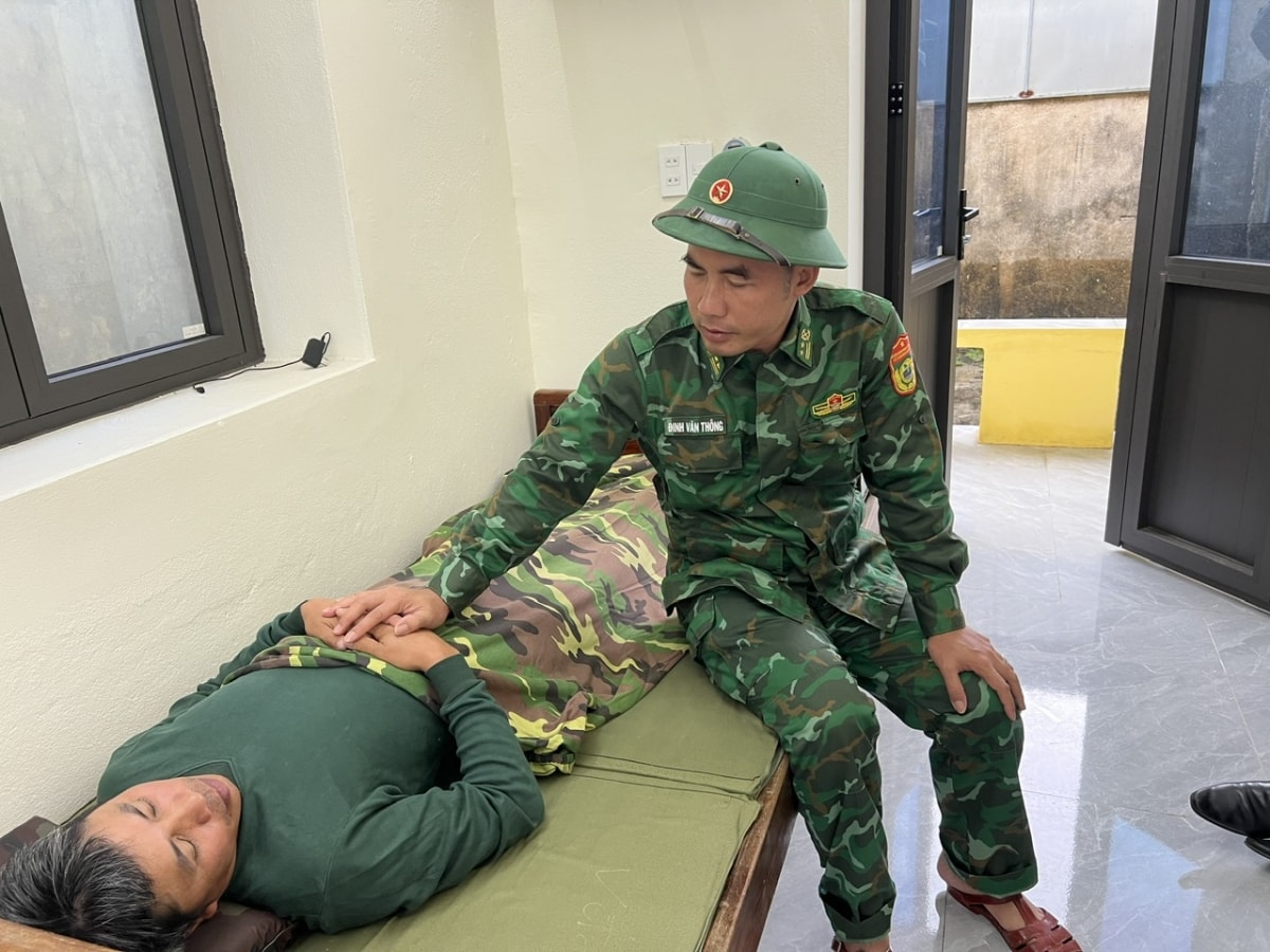 10 thuyen vien mat tich sau vu chim tau hang tai vung bien ha tinh hinh anh 1