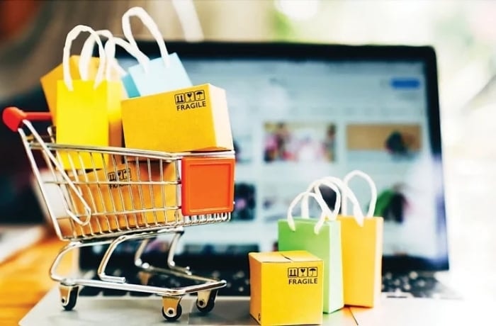 Shopee và Lazada hiện là hai sàn thương mại điện tử lớn nhất tại Việt Nam. (Ảnh minh hoạ)