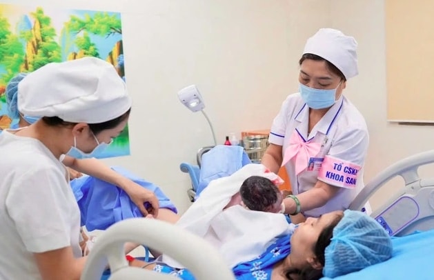 De xuat tang thoi gian nghi thai san len 7 thang voi lao dong nu sinh con thu 2 hinh anh 1