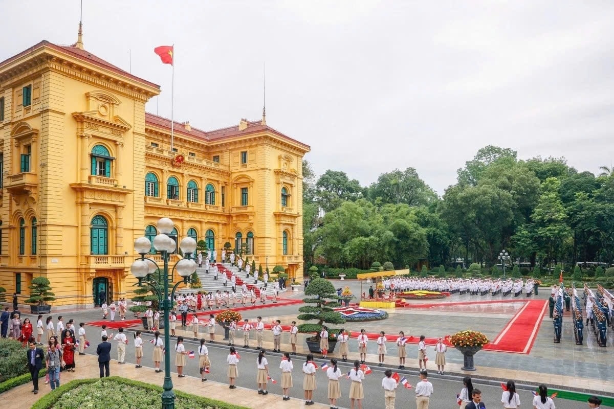 tong thong phap ket thuc tot dep chuyen tham cap nha nuoc toi viet nam hinh anh 3