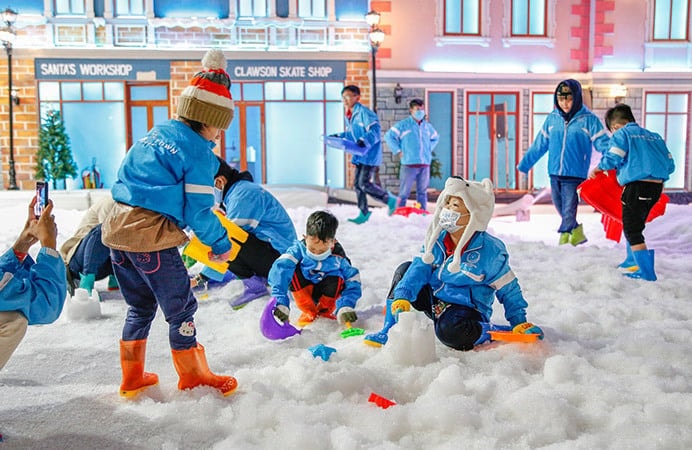 Vui chơi tại Snow Town sẽ là trải nghiệm vô cùng thú vị và mới lạ với các em nhỏ. (Ảnh: Snow Town)