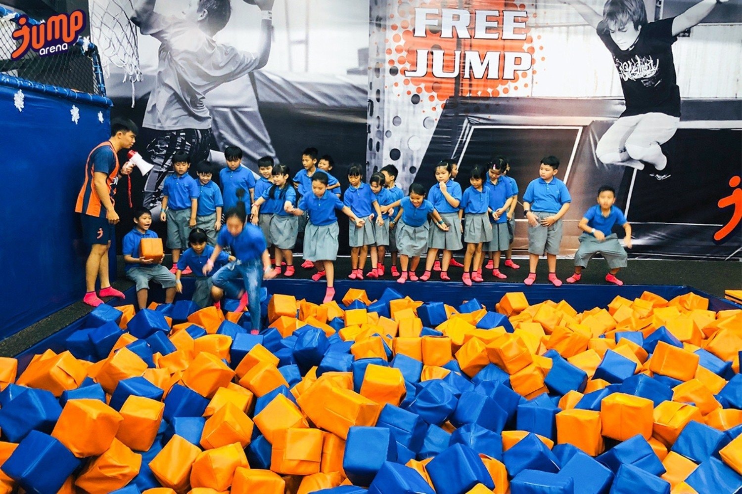 Jump Arena giúp các em tham gia các trò chơi vận động mạnh nhưng vẫn giữ được độ an toàn. (Ảnh: Jump Arena)