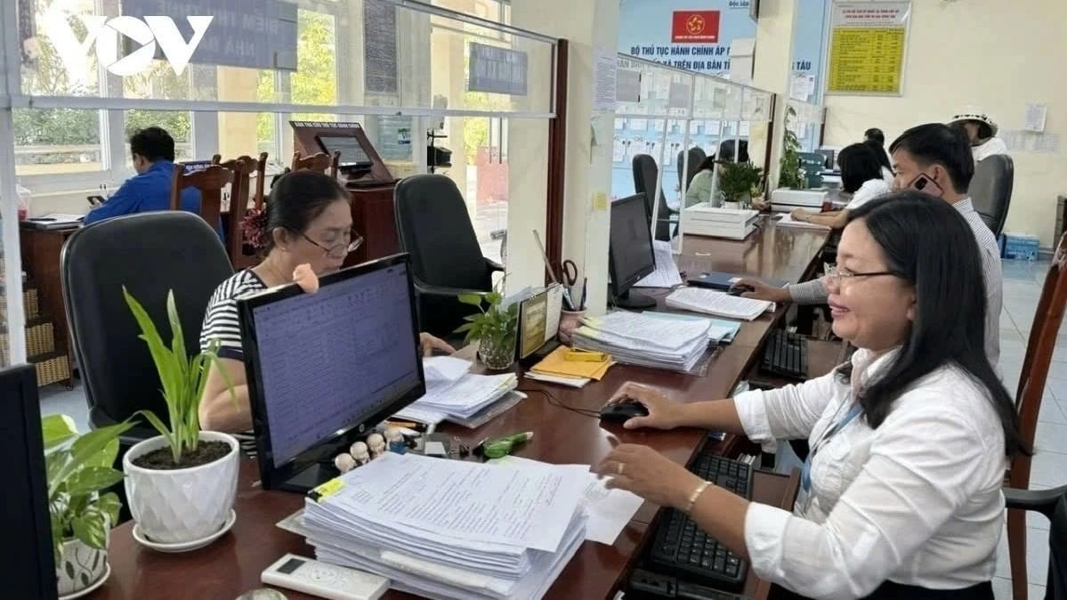 sớm ban hành tiêu chuẩn công chức cấp xã, hướng dẫn biên chế cơ quan chuyên môn hình ảnh 1 som ban hanh tieu chuan cong chuc cap xa, huong dan bien che co quan chuyen mon hinh anh 1