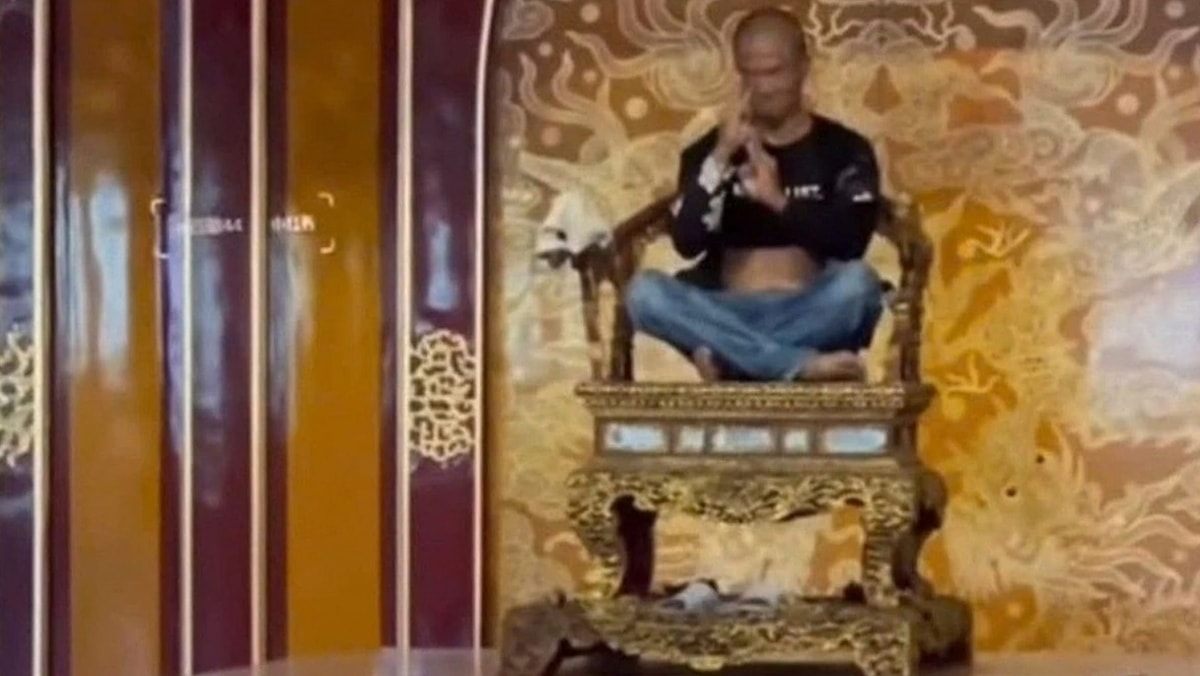 vụ phá hoại ngai vàng triều nguyễn Đừng để mất bò mới lo làm chuồng hình ảnh 3 vu pha hoai ngai vang trieu nguyen Dung de mat bo moi lo lam chuong hinh anh 3